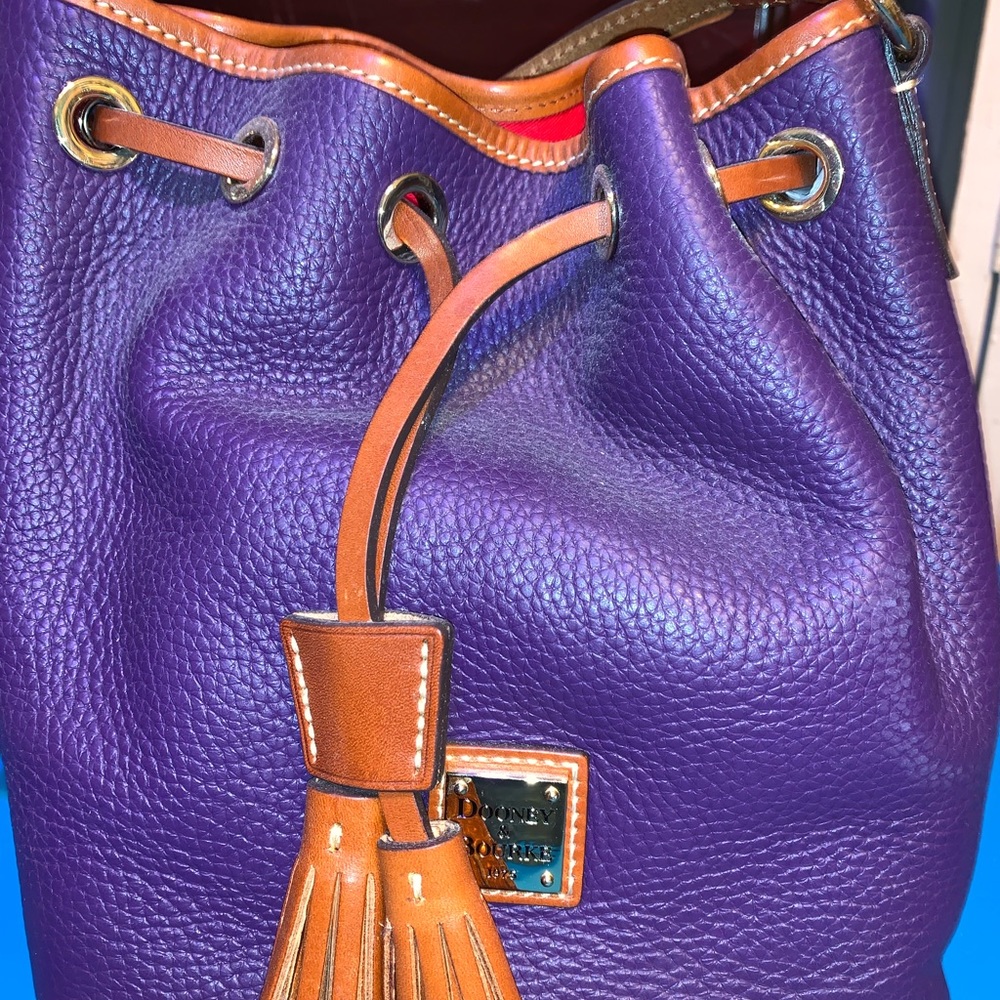 Dooney & Bourke purse!!
